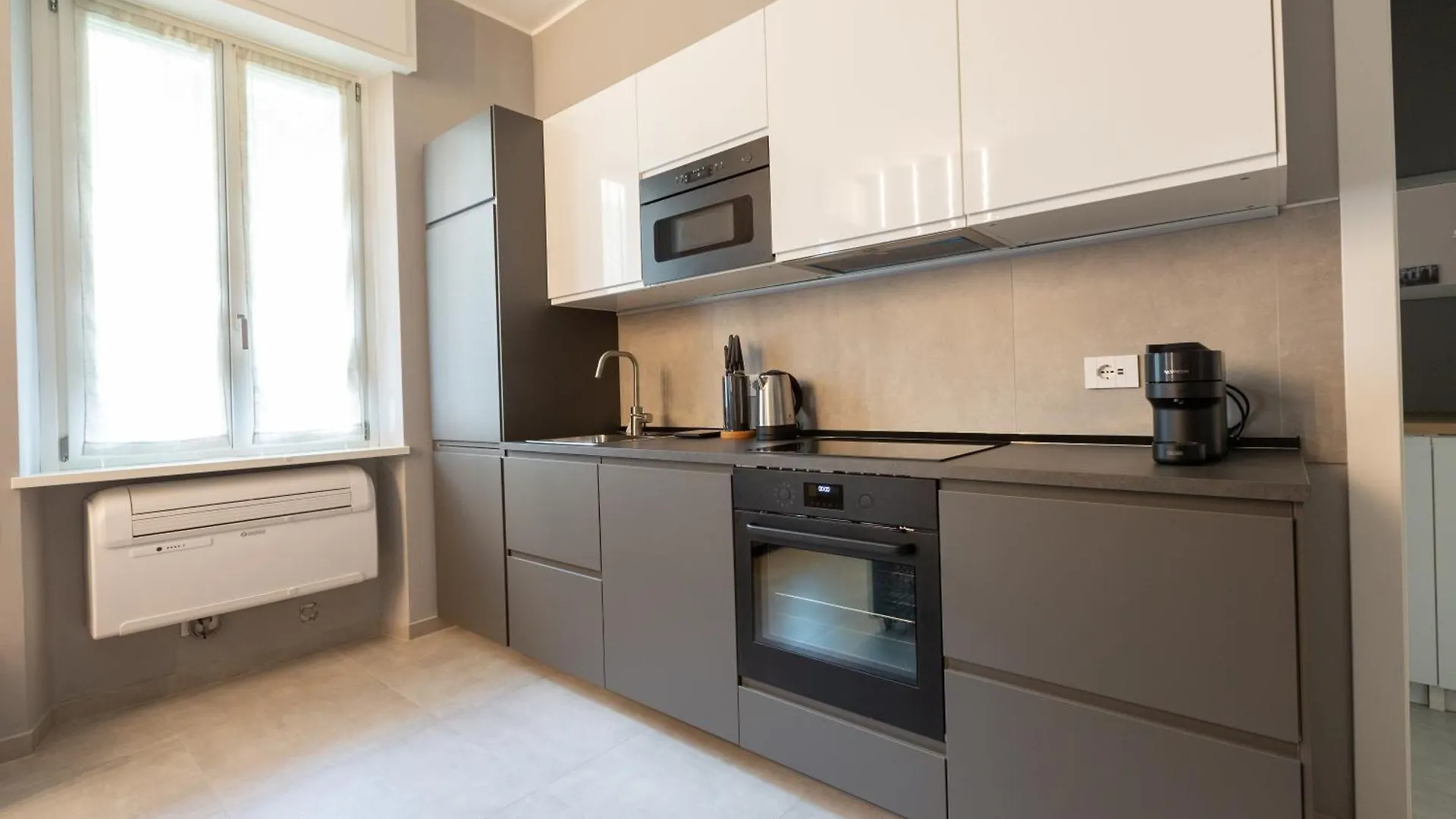 Marche Charming Flat Apartment Milan Italy