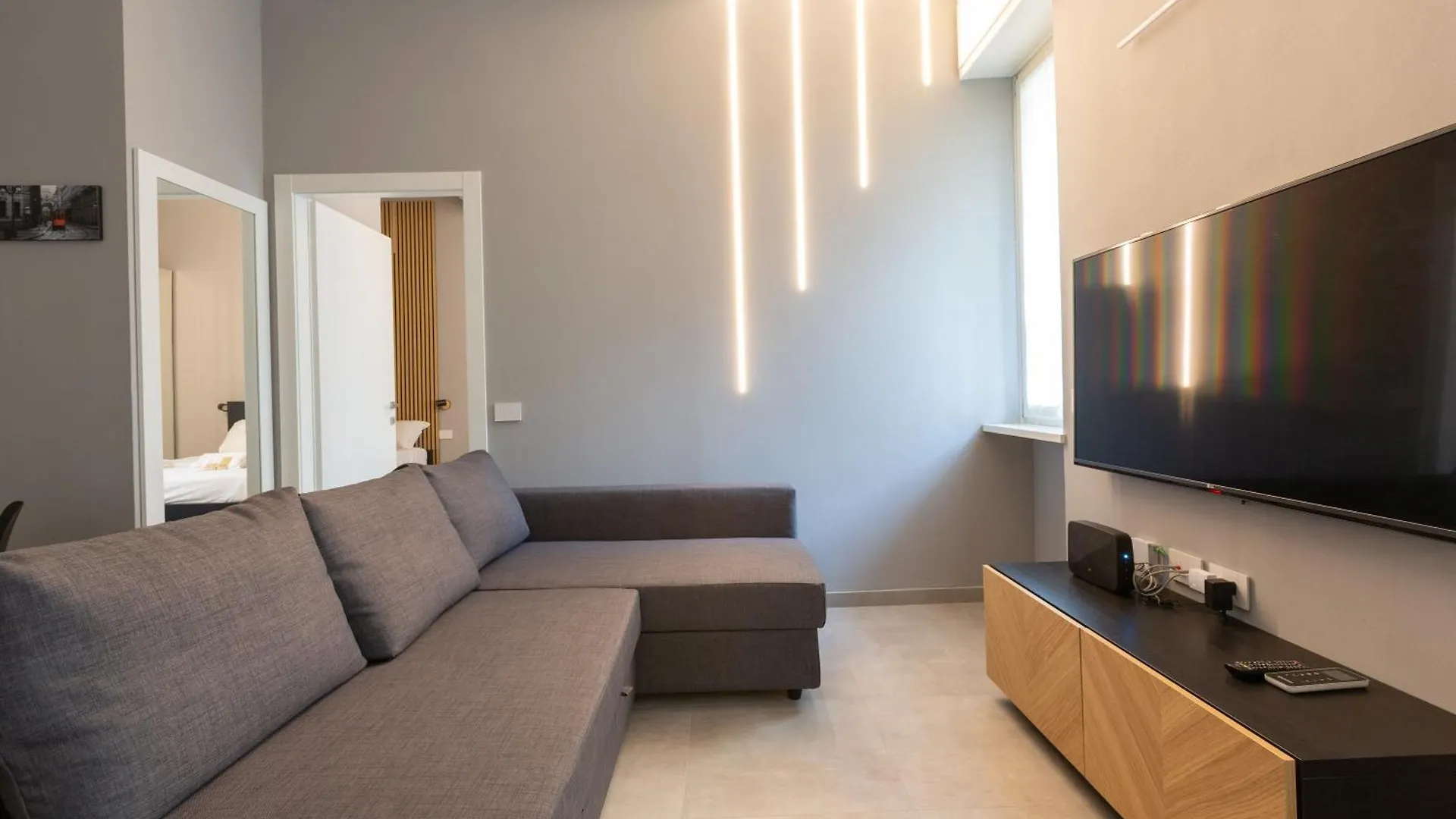 Marche Charming Flat Apartment Milan
