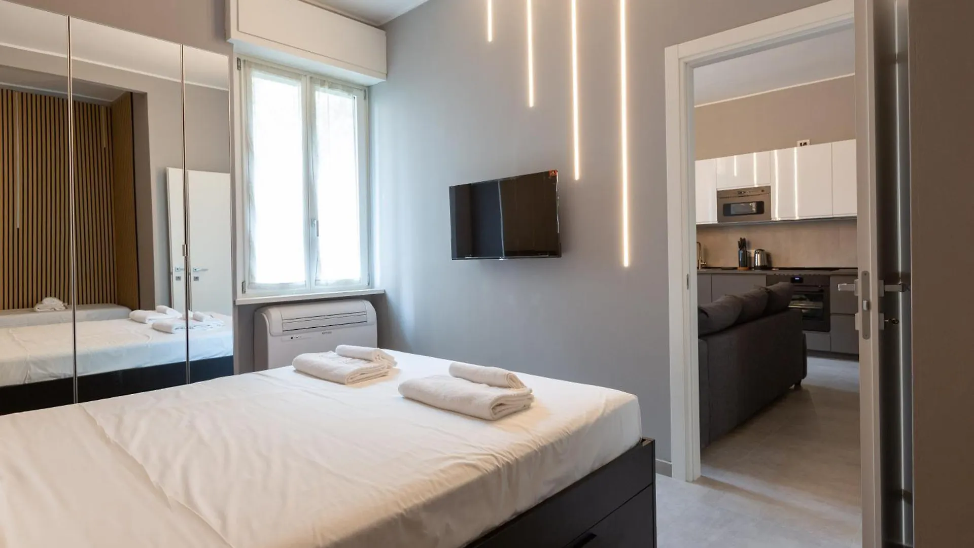 Marche Charming Flat Apartment Milan