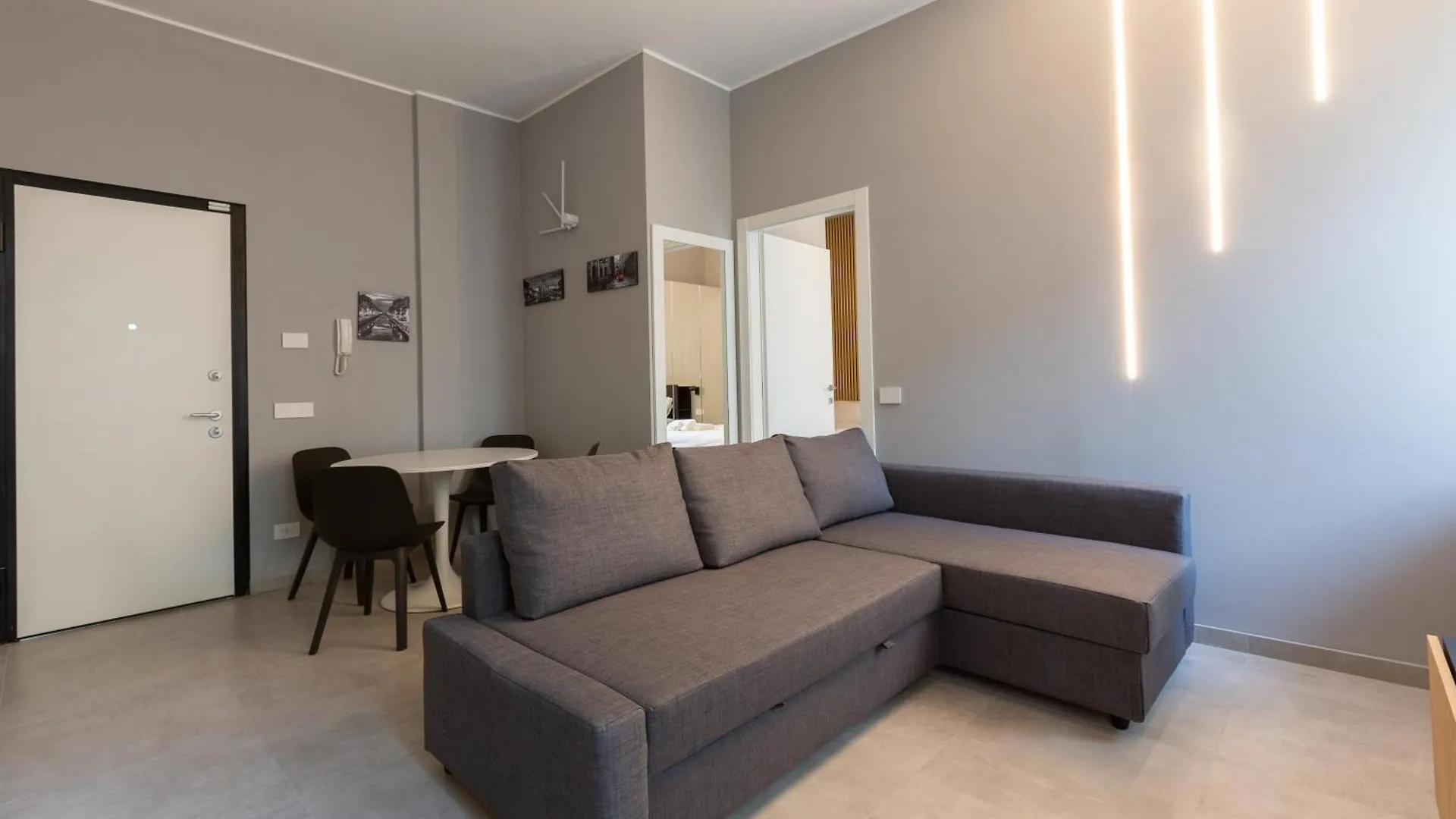 Marche Charming Flat Apartment Milan