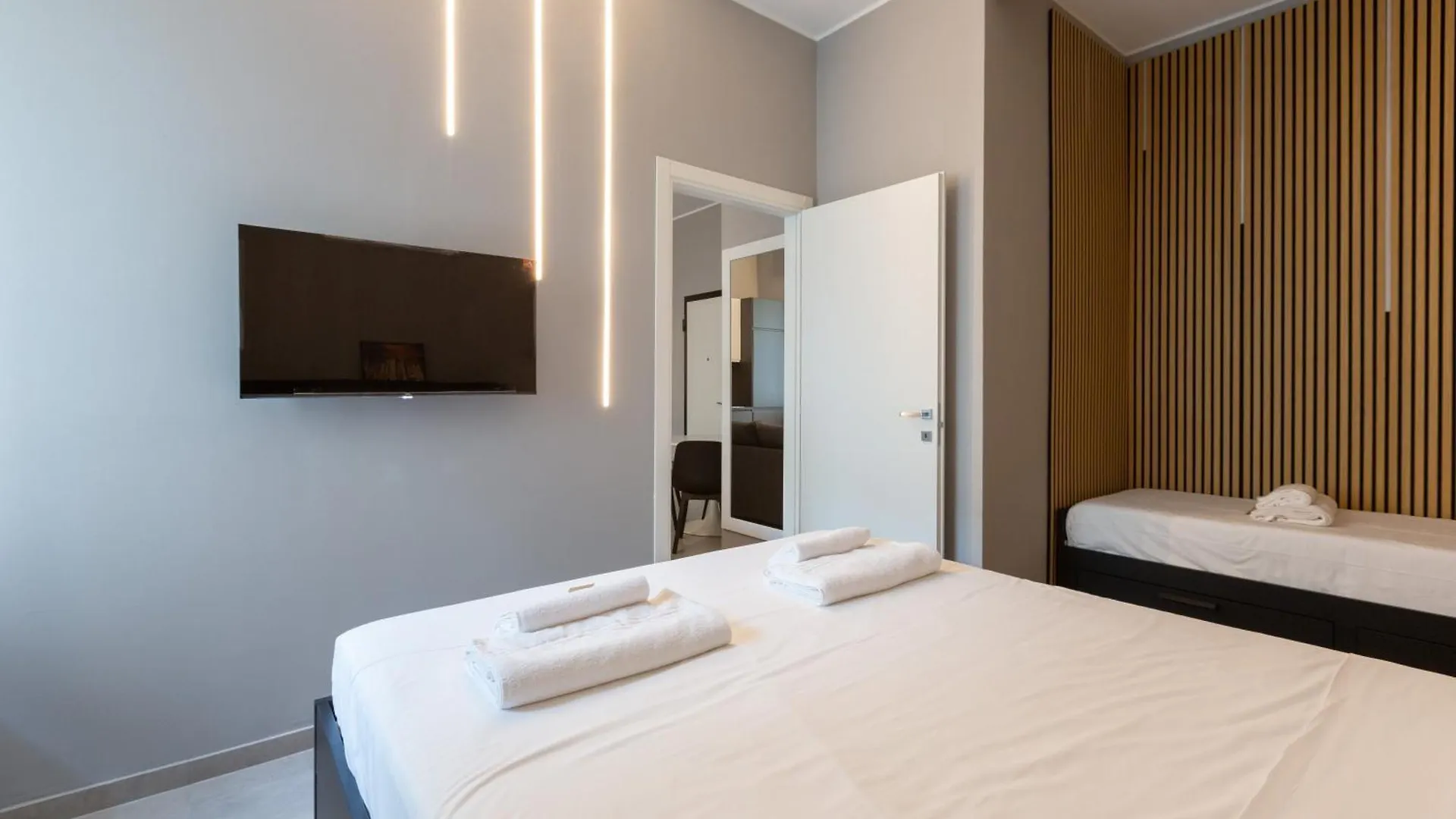 Marche Charming Flat Apartment Milan